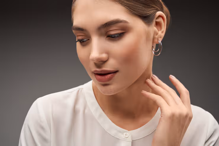 Small Hoops Earring Tips for Choosing Comfortable and Versatile Designs