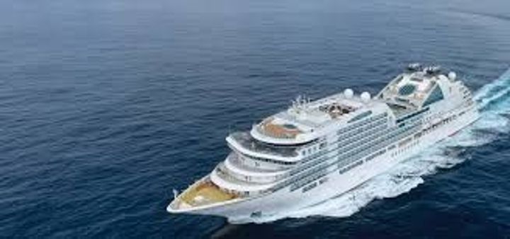 Explore the World of Deluxe Cruises: A Beginner’s Guide to Luxury at Sea