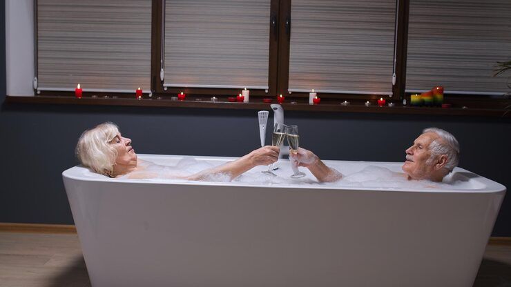Walk-In Tubs for Seniors Guide to Safer Bathing Features and Accessibility