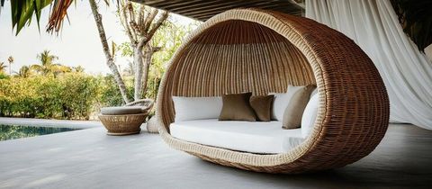 Extra Large Patio Daybed Guide for Outdoor Comfort