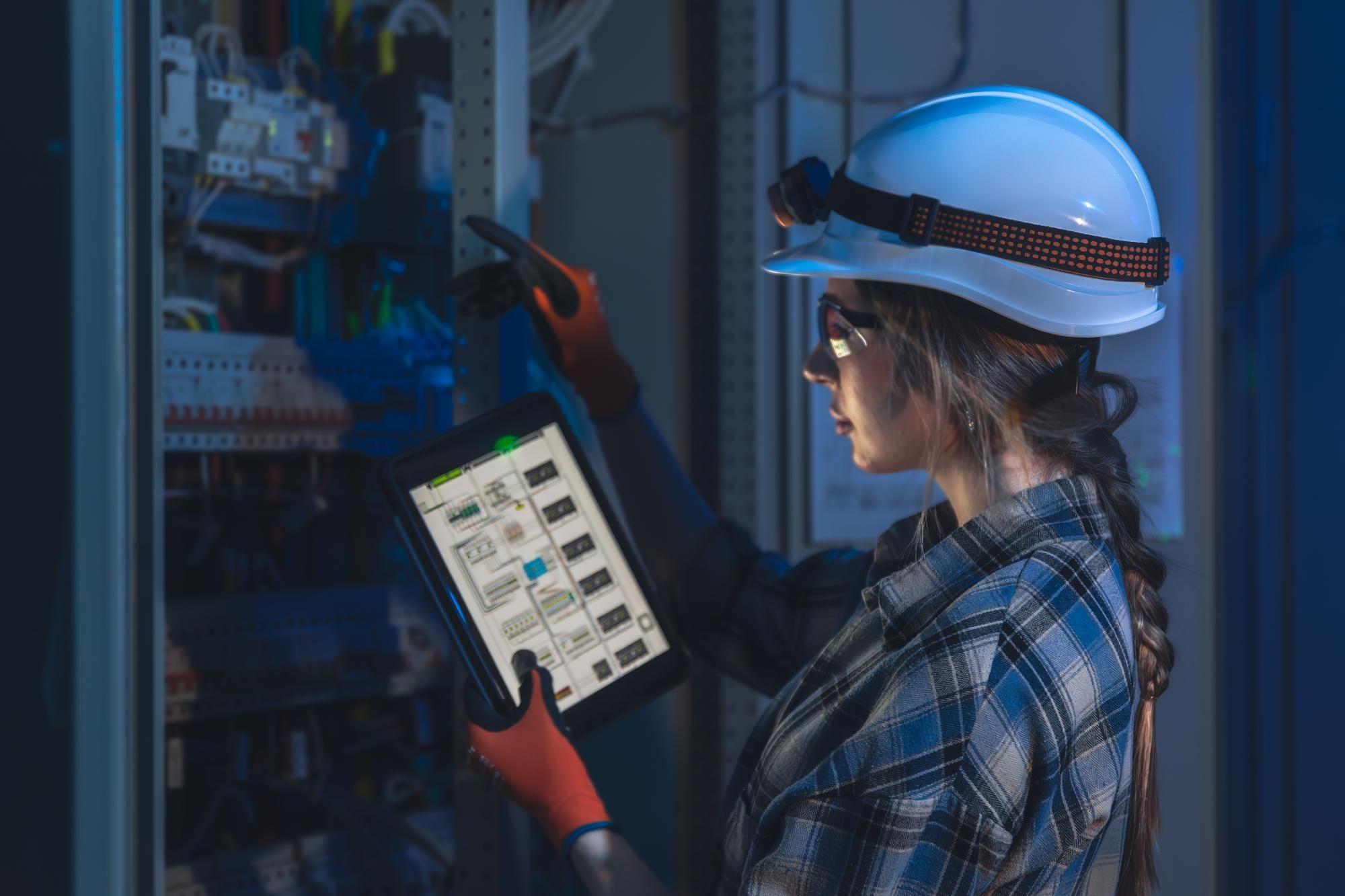 Understanding Industrial Automation Control Panels and Modern Control Systems