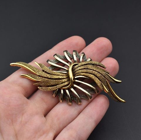 Explore Designer Brooches: Elegant Styles, Designs, and Fashion Trends