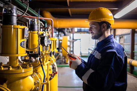 Oil Analysis for Heavy Machinery: Explore Key Equipment Wear Indicators