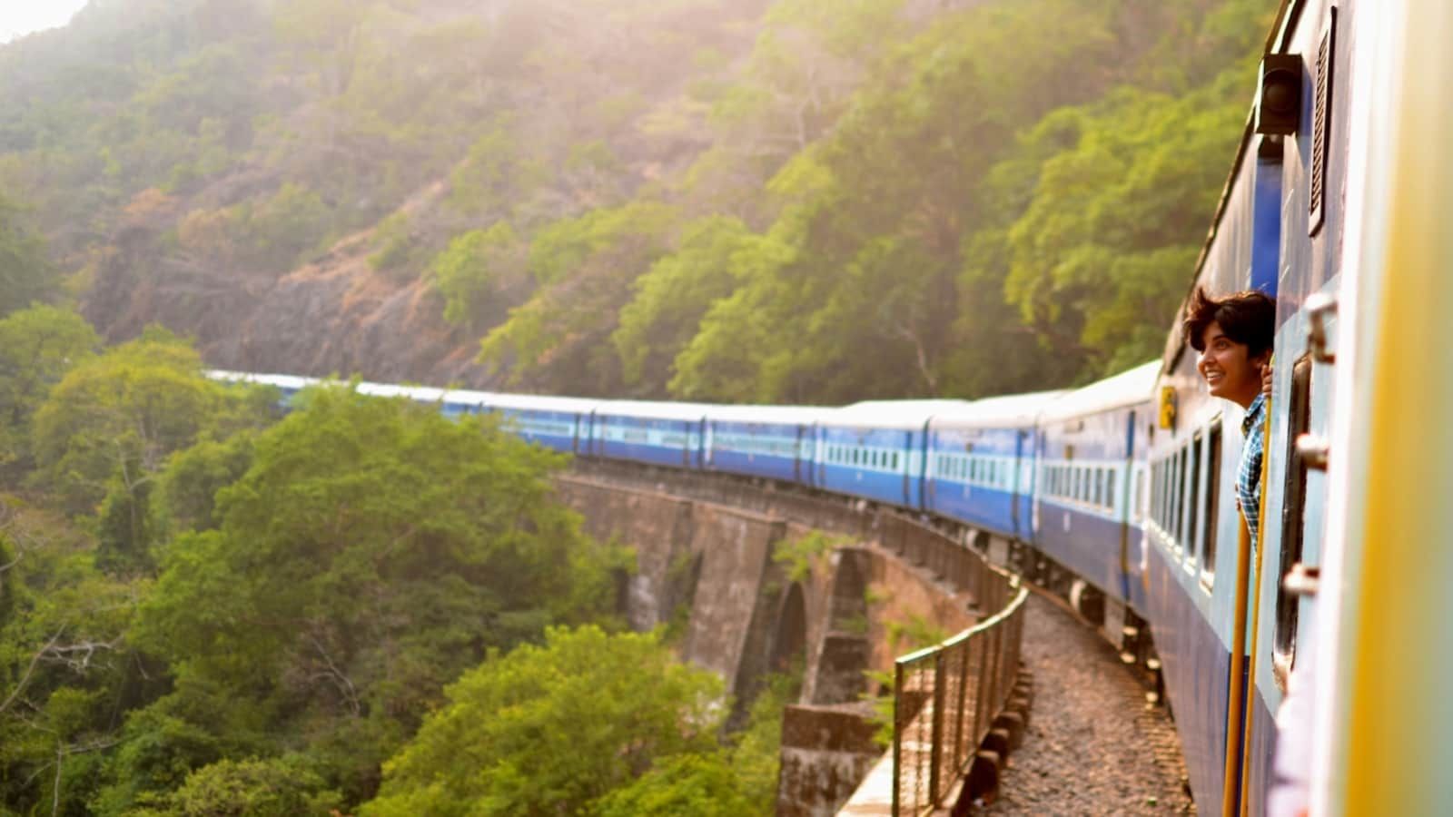 Explore India’s Enchanting Train Tours: A Guide to Scenic Rail Journeys