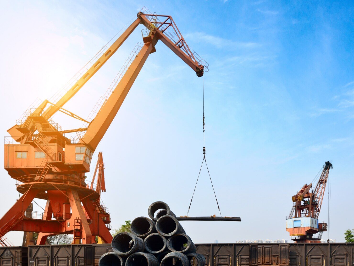 Mobile Cranes Overview: Understanding Heavy Lifting Equipment in Infrastructure Projects