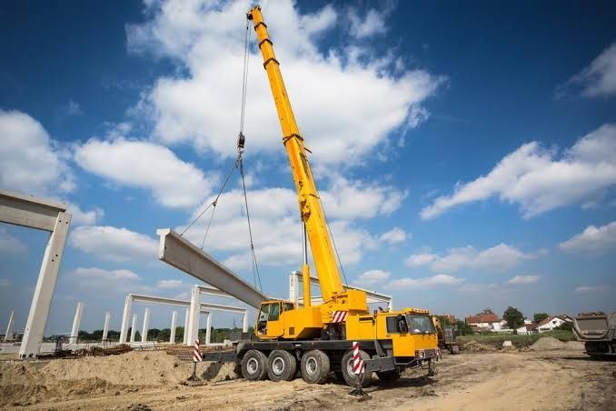 Mobile Crane Guide: Types, Uses, Features and Safety Basics