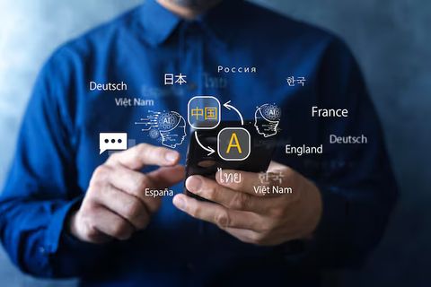 AI translation tools: Explore How AI Handles Multilingual Communication