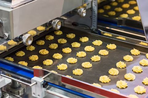 Confectionery Manufacturing Explained: Process, Machinery & Food Industry Applications